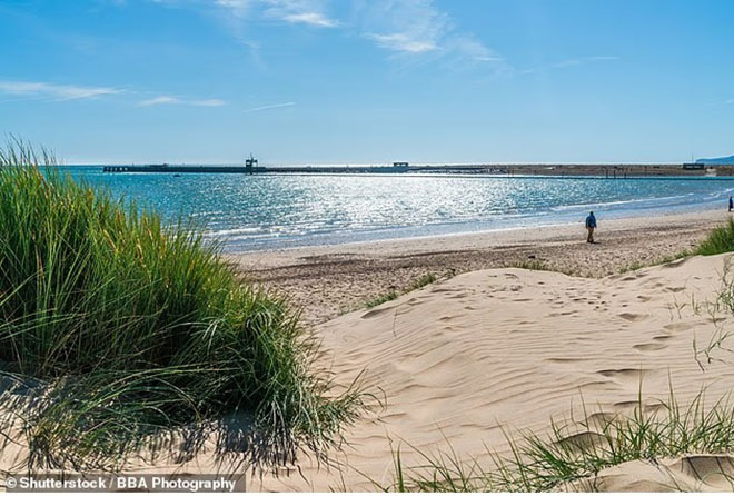 Những bãi biển đẹp nhất Vương quốc Anh mùa Thu: Từ cồn cát vàng óng đến tầm nhìn hùng vĩ  - Ảnh 7. Những bãi biển đẹp nhất Vương quốc Anh mùa Thu: Từ cồn cát vàng óng đến tầm nhìn hùng vĩ  - Ảnh 7.