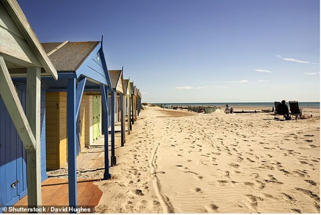 Những bãi biển đẹp nhất Vương quốc Anh mùa Thu: Từ cồn cát vàng óng đến tầm nhìn hùng vĩ  - Ảnh 8. Những bãi biển đẹp nhất Vương quốc Anh mùa Thu: Từ cồn cát vàng óng đến tầm nhìn hùng vĩ  - Ảnh 8.