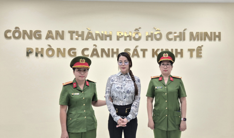 Bắt tạm giam diễn viên Trương Ngọc Ánh chiếm đoạt hàng ngàn lượng vàng - Ảnh 2. Bắt tạm giam diễn viên Trương Ngọc Ánh chiếm đoạt hàng ngàn lượng vàng - Ảnh 2.