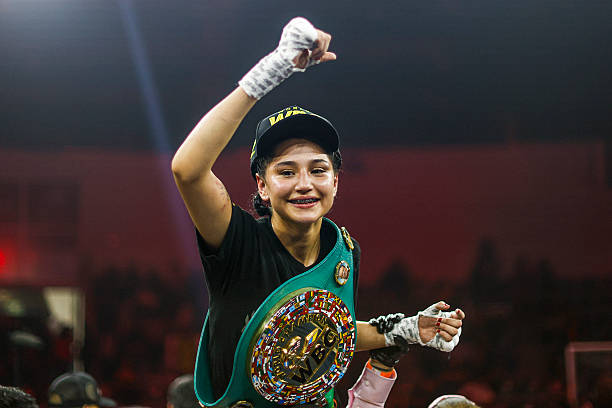 Ở tuổi 17, Camila Zamorano đã trở thành biểu tượng mới của quyền Anh Mexico khi bảo vệ thành công đai WBC hạng atomweight (hạng cân nhẹ nhất), sau chiến thắng thuyết phục trước Sana Hazuki, 41 tuổi, tại Arena Sonora hôm 25/10 Ở tuổi 17, Camila Zamorano đã trở thành biểu tượng mới của quyền Anh Mexico khi bảo vệ thành công đai WBC hạng atomweight (hạng cân nhẹ nhất), sau chiến thắng thuyết phục trước Sana Hazuki, 41 tuổi, tại Arena Sonora hôm 25/10