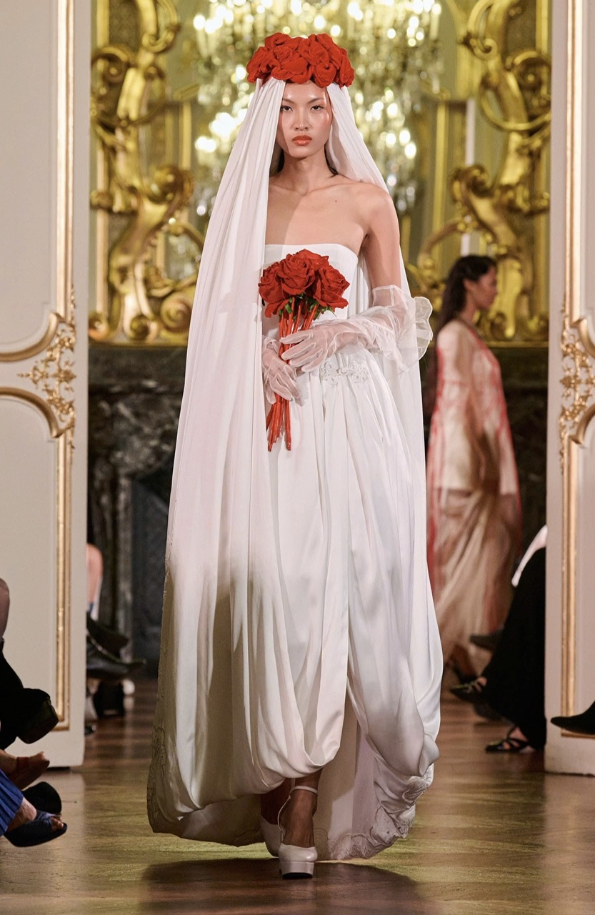 NTK Hà Linh Thư giới thiệu BST 'Stairway to Heaven' tại kinh đô thời tran Paris - Ảnh 12.