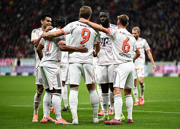 Bayern Munich tiếp tục thể hiện sức mạnh vượt trội khi đánh bại Frankfurt 3-0 trên sân khách rạng sáng 5/10 ở vòng 6 Bundesliga
