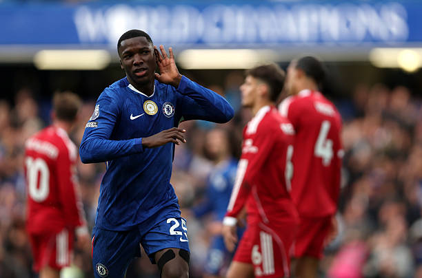 Rạng sáng 5/10, Liverpool nhận thất bại 1-2 trên sân Stamford Bridge trong trận cầu tâm điểm vòng 7 Ngoại hạng Anh.