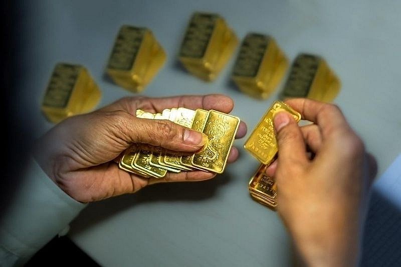 Giá vàng tiếp tục ở ngưỡng kỷ lục 138 triệu đồng/lượng - Ảnh 1.