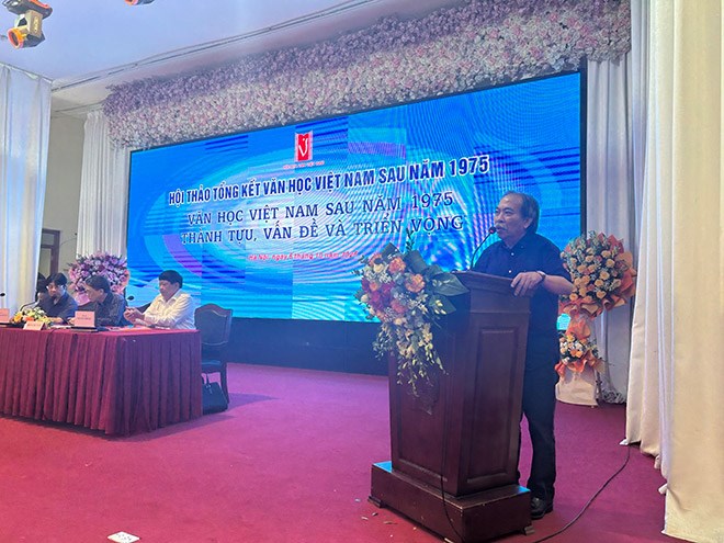 Nhìn lại chặng đường nửa thế kỷ văn học Việt Nam sau năm 1975 - Ảnh 2.