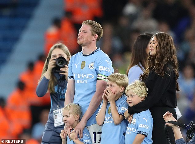 Bên trong cuộc sống mới của Kevin De Bruyne ở Naples - Ảnh 3.