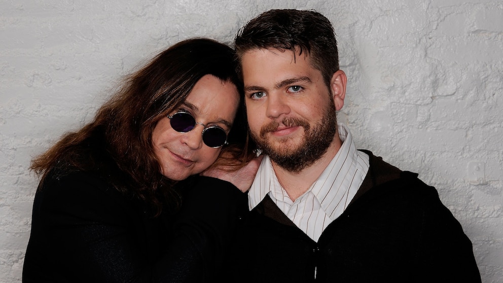 Hồi ký &quot;Last Rites&quot; của Ozzy Osbourne: &quot;Hãy nhớ về con người thật của ông&quot; - Ảnh 1.