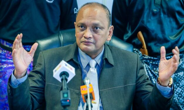 Chuyên gia bóng đá Đông Nam Á yêu cầu lãnh đạo LĐBĐ Malaysia từ chức, khuyên không nên kháng cáo FIFA - Ảnh 1.
