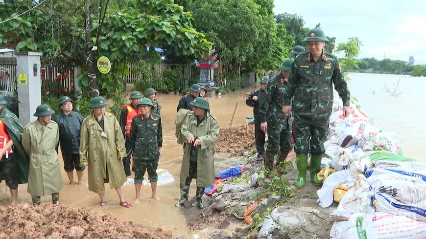 Quân khu 1: Hàng nghìn cán bộ, chiến sĩ sát cánh cùng hơn 2.200 hộ tại các điểm bị sạt lở, cô lập - Ảnh 2.
