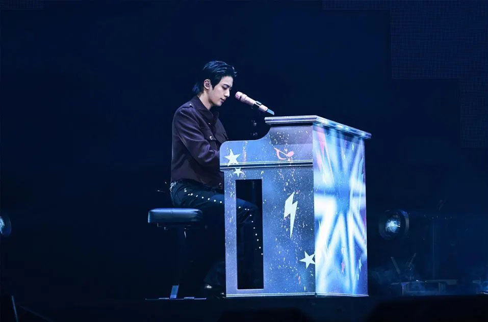 Jin BTS: Hành trình solo lẫy lừng và kỷ lục châu Âu làm nên lịch sử - Ảnh 4.