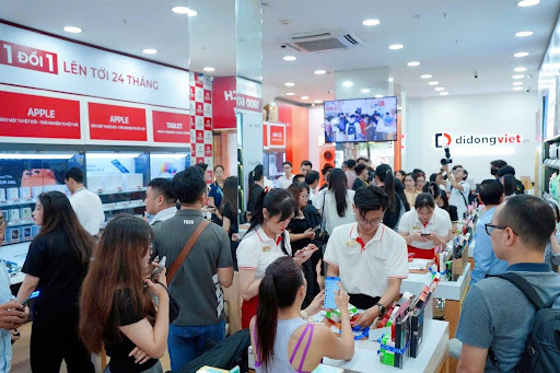 Nghệ sĩ nô nức sắm iPhone 17 Pro Max tại Di Động Việt nhờ chính sách thu cũ ‘đáng tiền’ - Ảnh 6.
