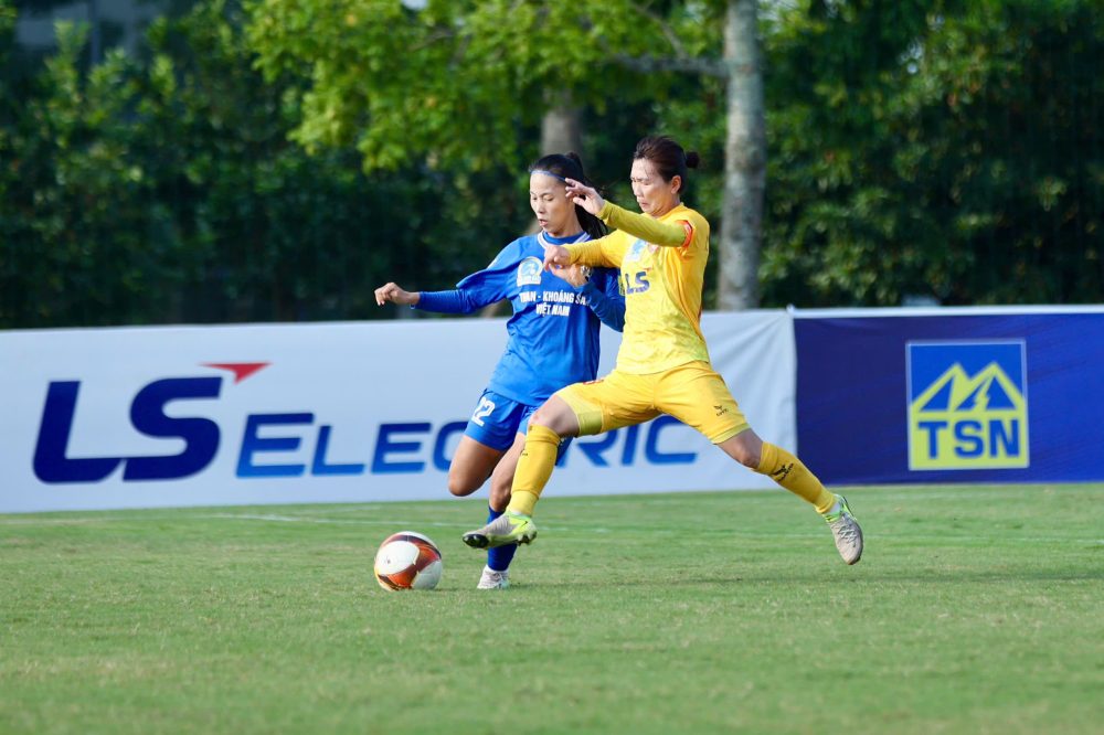 Tin nóng bóng đá Việt Nam hôm nay 9/10: HLV Kim Sang Sik nhắc cầu thủ tập trung; U23 Việt Nam tập sân ‘xịn’ tại UAE - Ảnh 3.