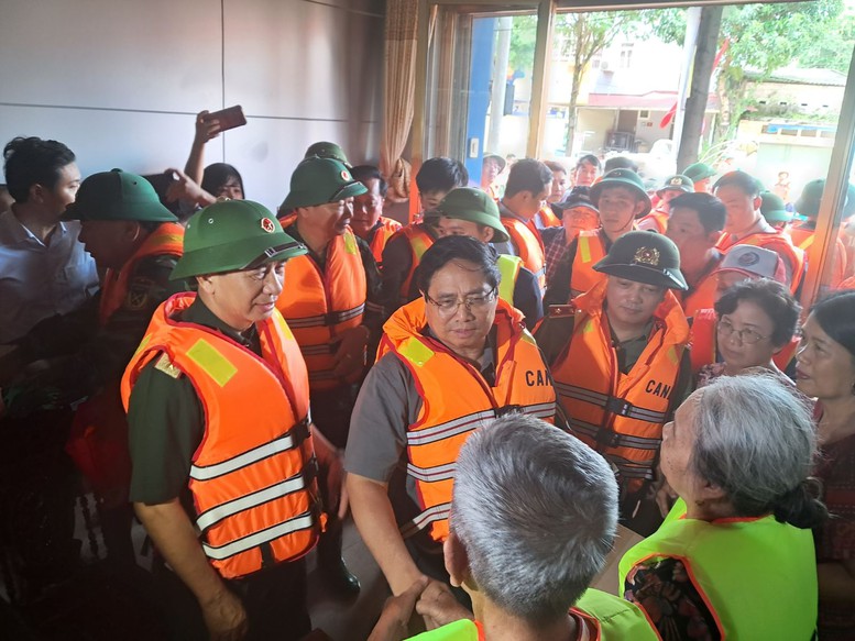 Thủ tướng Phạm Minh Chính tới Thái Nguyên thăm hỏi người dân, chỉ đạo khắc phục hậu quả mưa lũ  - Ảnh 2.