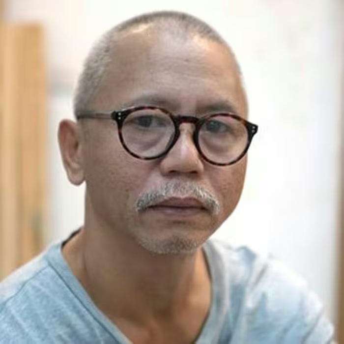 Thế giới hội họa trừu tượng trong triển lãm &quot;Đi từ trong ra&quot; của họa sĩ Trần Lê Nam - Ảnh 3.