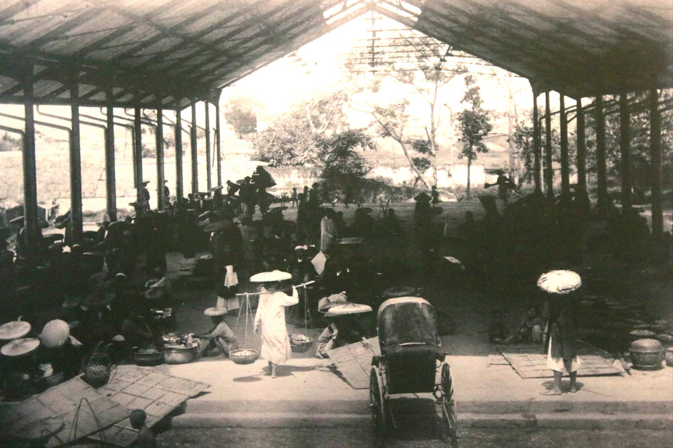 Chợ Đồng Xuân - &quot;di sản sống&quot; của Hà Nội (kỳ 2): Văn hóa chợ Hà Nội trong dòng chảy &quot;Âu hóa&quot; - Ảnh 1.