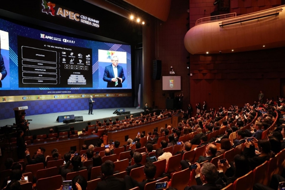 Xe tự lái, robot, 6G: Ba trụ cột tương lai Nvidia của Jensen Huang - Ảnh 3. Xe tự lái, robot, 6G: Ba trụ cột tương lai Nvidia của Jensen Huang - Ảnh 3.