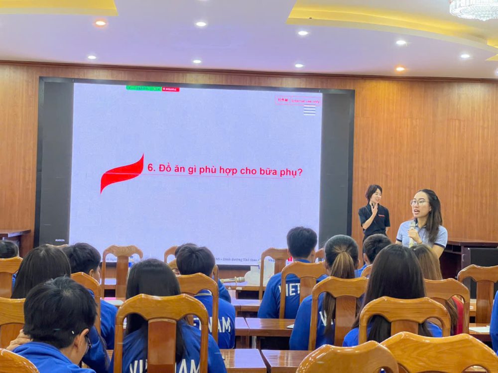 Tin nóng bóng đá Việt Nam hôm nay 2/11: Thành Trung không bị chấn thương nặng; HLV SHB Đà Nẵng nhắc nhở cầu thủ Việt kiều Nga - Ảnh 3.