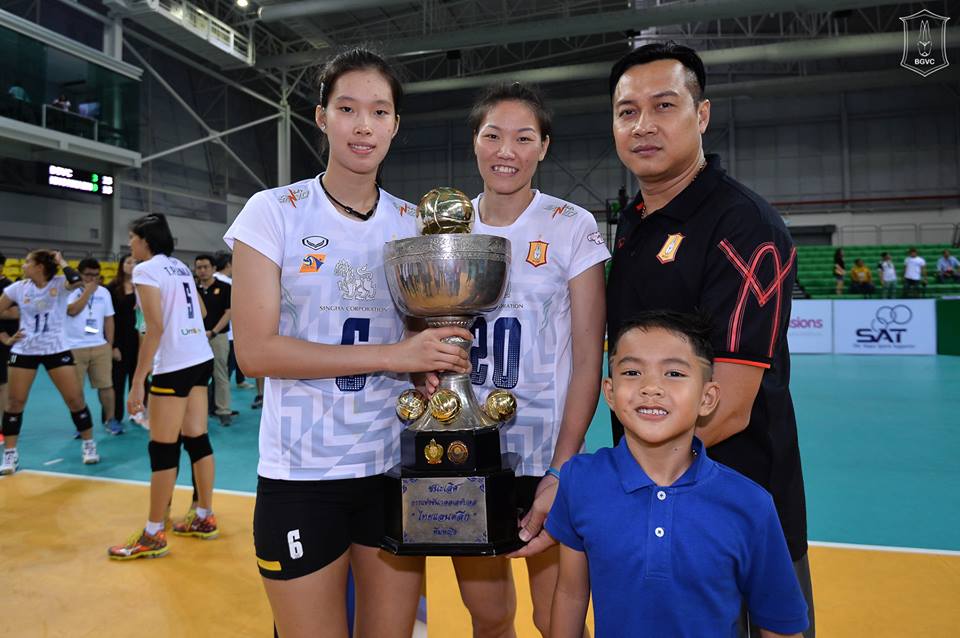 HLV Thái Lan từng dẫn dắt Thanh Thúy nói lời thật lòng về 3 sao mai vừa vô địch của bóng chuyền Việt Nam  - Ảnh 1.