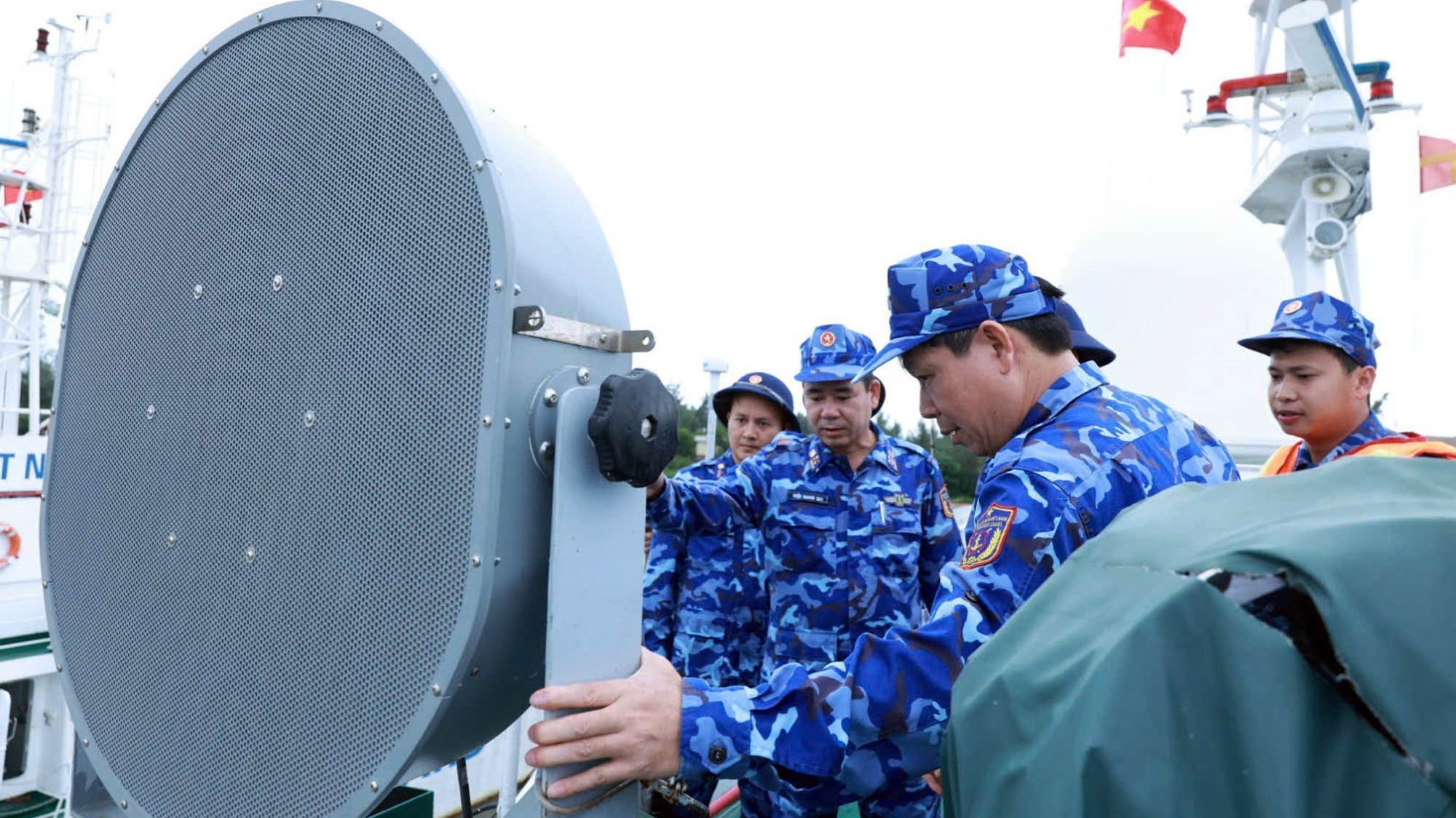 Chỉ đạo ứng phó bão số 14 trên Biển Đông