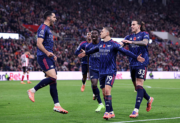 Arsenal đã thành công trong việc đề nghị ban tổ chức Premier League dời lịch thi đấu trận gặp Everton sớm hơn một ngày, nhằm tránh nguy cơ phải ra sân hai trận trong vòng ba ngày trong giai đoạn Giáng sinh