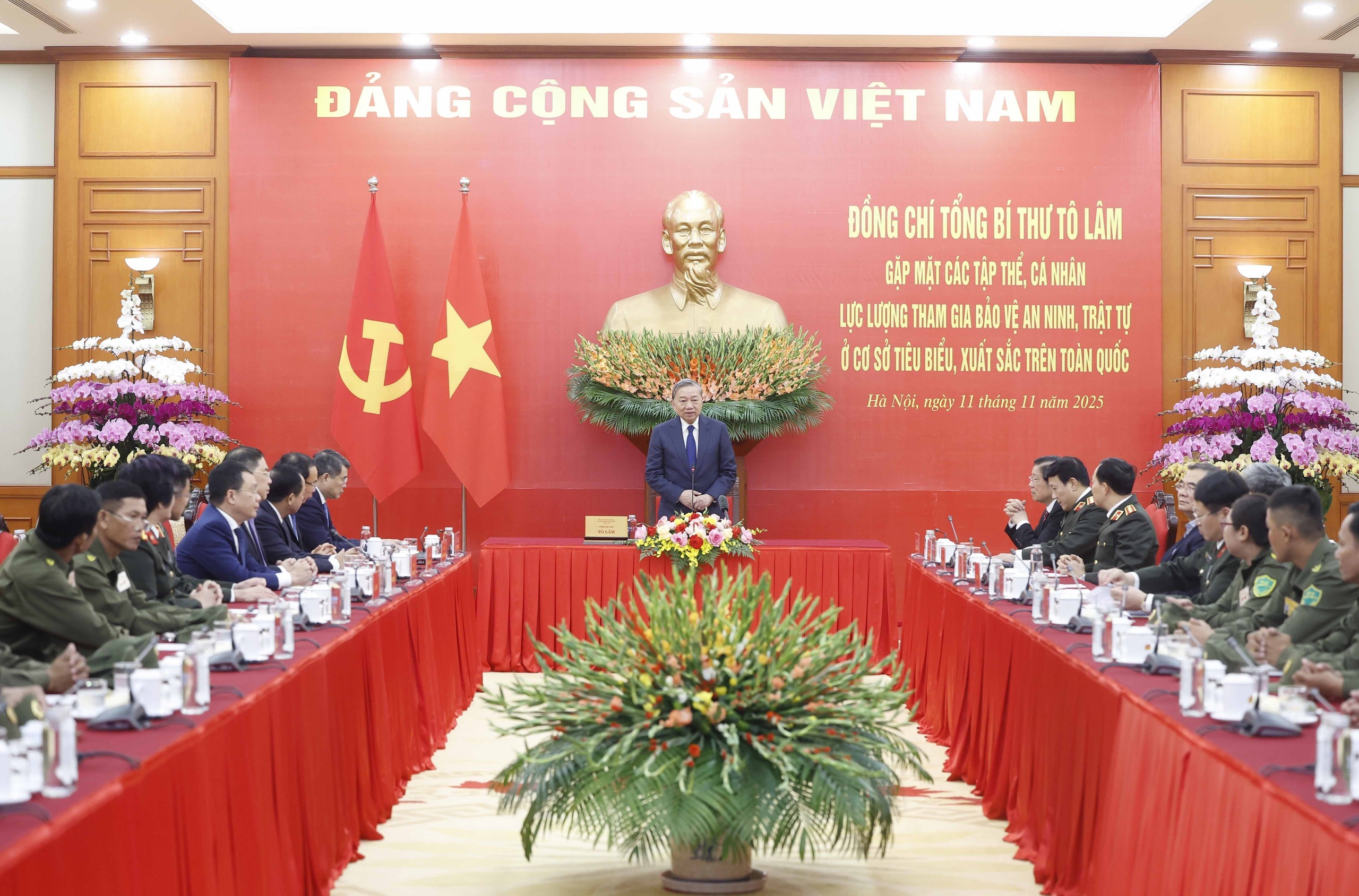 Tổng Bí Thư gặp mặt đại biểu tiêu biểu toàn quốc tham gia bảo vệ an ninh, trật tự ở cơ sở - Ảnh 4.