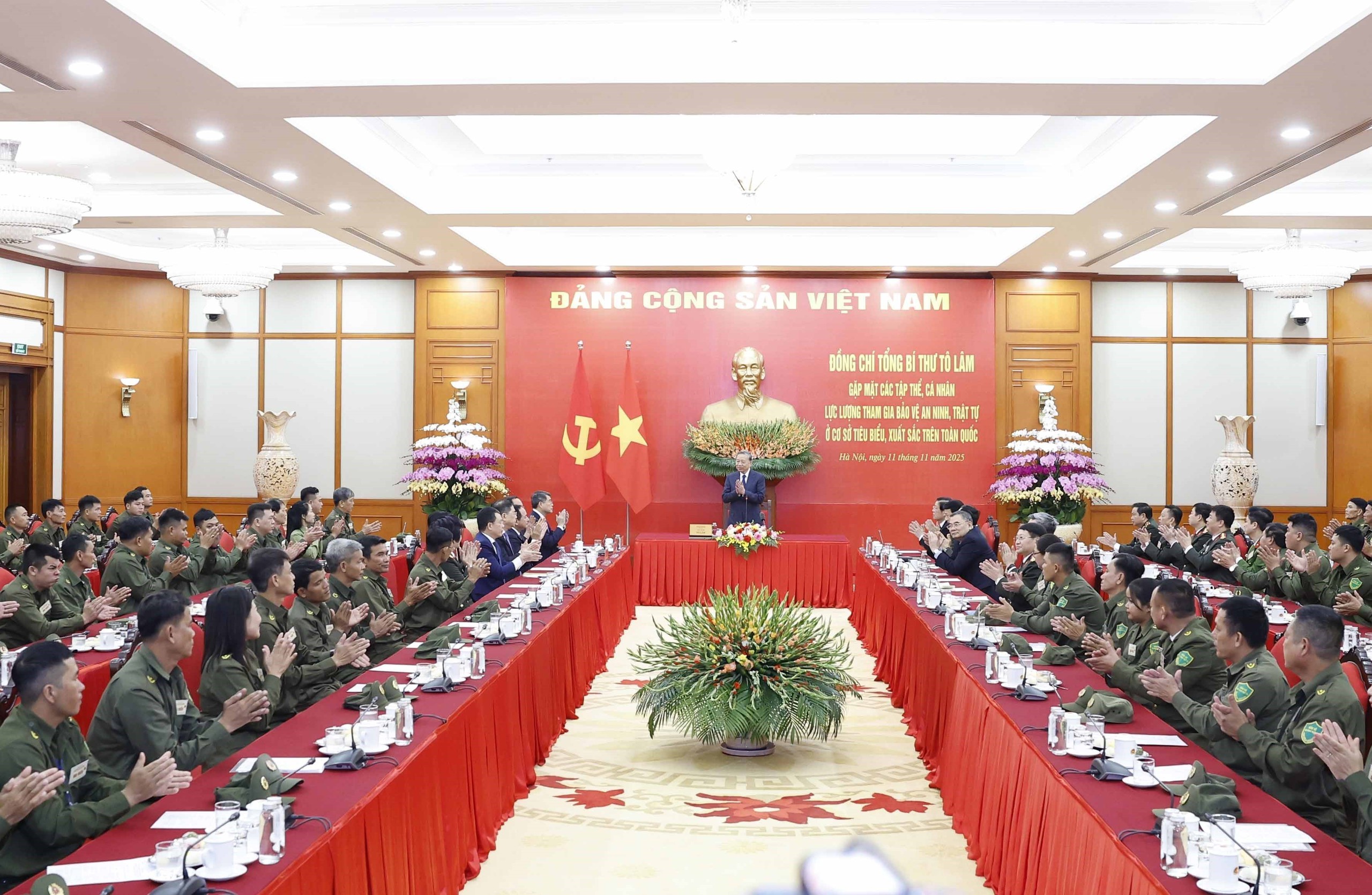 Tổng Bí Thư gặp mặt đại biểu tiêu biểu toàn quốc tham gia bảo vệ an ninh, trật tự ở cơ sở - Ảnh 5.