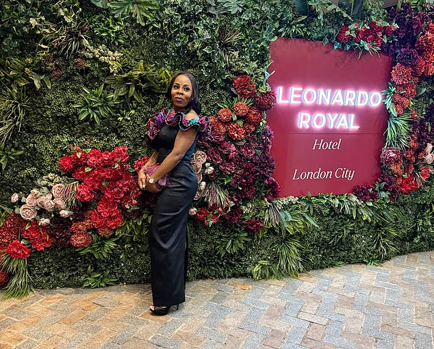 Bên trong bữa tiệc sang trọng và xa hoa cùng mẹ Lamine Yamal tại London - Ảnh 1.