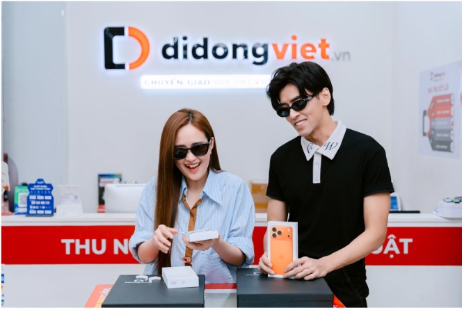 iPhone 17 Pro Max màu cam: Sao Việt còn mê hay đã hết hot? - Ảnh 2. iPhone 17 Pro Max màu cam: Sao Việt còn mê hay đã hết hot? - Ảnh 2.