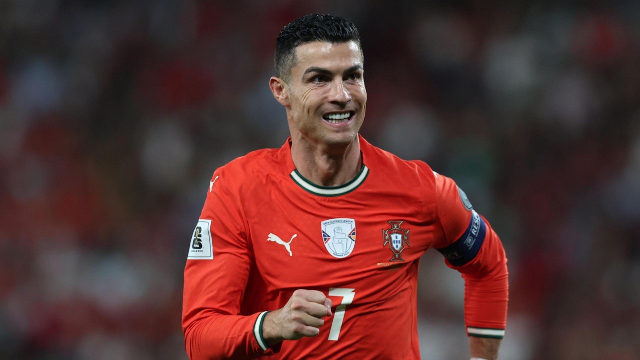 Ronaldo xác nhận thời điểm giải nghệ, thừa nhận có thể sẽ khóc trong ngày  đặc biệt