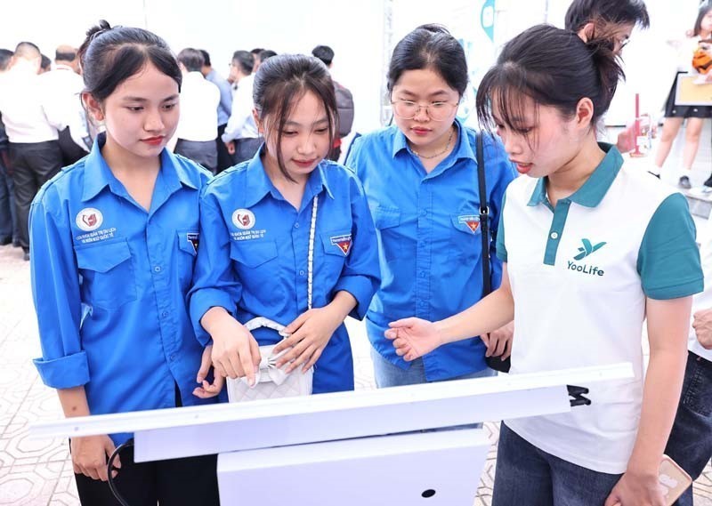 Góp ý dự thảo văn kiện Đại hội XIV của Đảng: Những động lực quyết định vị thế Việt Nam trong kỷ nguyên số - Ảnh 3. Góp ý dự thảo văn kiện Đại hội XIV của Đảng: Những động lực quyết định vị thế Việt Nam trong kỷ nguyên số - Ảnh 3.