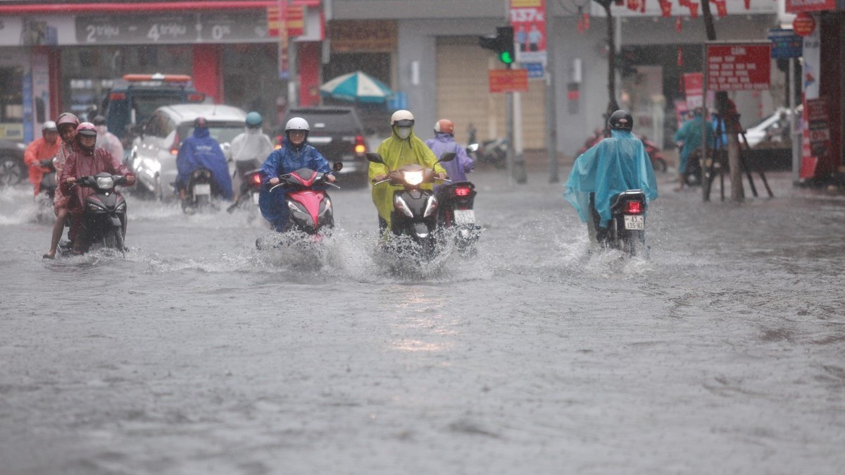 Không khí lạnh tăng cường, miền Trung sắp đón đợt mưa lớn