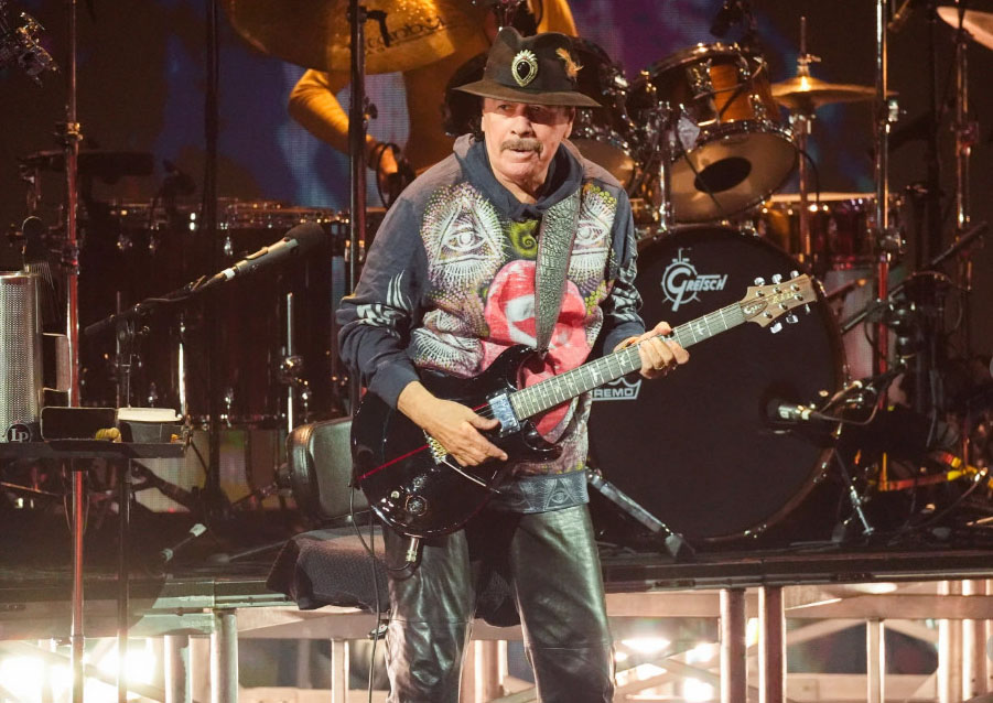 Bad Bunny &quot;thống trị&quot; Latin Grammy 2025 với giải Album của Năm, khép lại đêm trao giải bùng nổ và đầy cảm xúc - Ảnh 7.