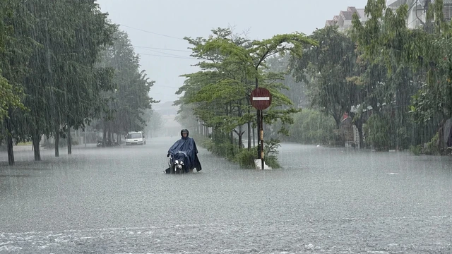 Mưa lớn diện rộng, khả năng các sông từ Quảng Trị đến Đắk Lắk sẽ xuất hiện lũ
