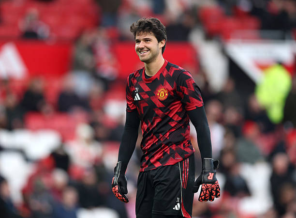 Senne Lammens - thủ môn mới đầy triển vọng của MU Senne Lammens - thủ môn mới đầy triển vọng của MU