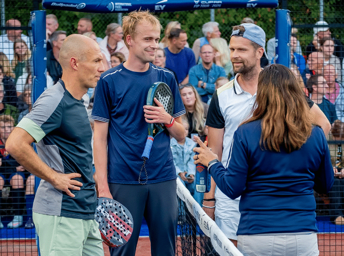 Tin nóng thể thao tối 16/11: Ngôi sao số 1 bóng chuyền Việt Nam được báo quốc tế khen ngợi khi đánh bại đội trưởng Thái Lan - Ảnh 6. Tin nóng thể thao tối 16/11: Ngôi sao số 1 bóng chuyền Việt Nam được báo quốc tế khen ngợi khi đánh bại đội trưởng Thái Lan - Ảnh 6.