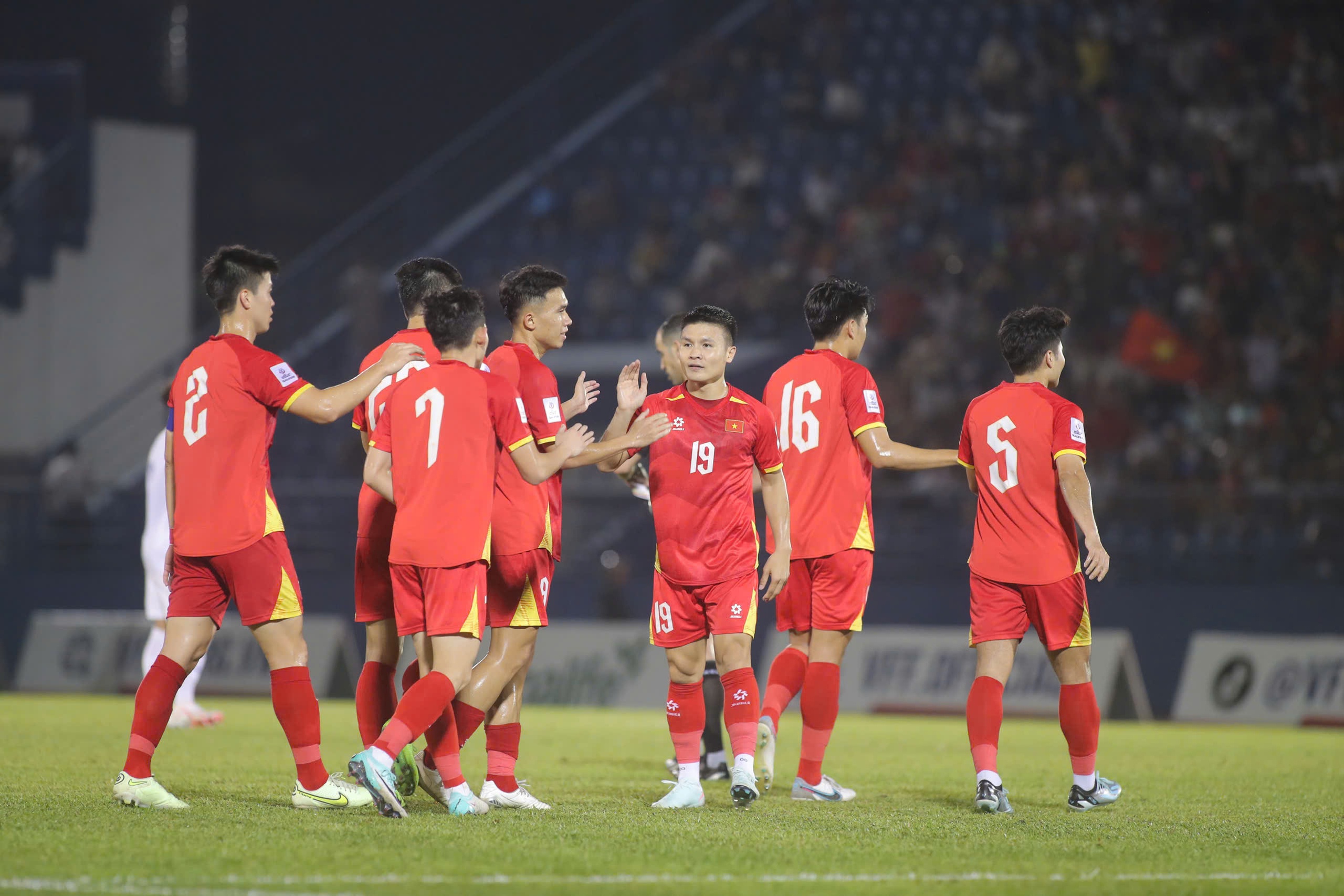 Nhận định, soi tỷ lệ Lào vs Việt Nam 19h00 hôm nay 19/11, vòng loại Asian Cup 2027 - Ảnh 2. Nhận định, soi tỷ lệ Lào vs Việt Nam 19h00 hôm nay 19/11, vòng loại Asian Cup 2027 - Ảnh 2.