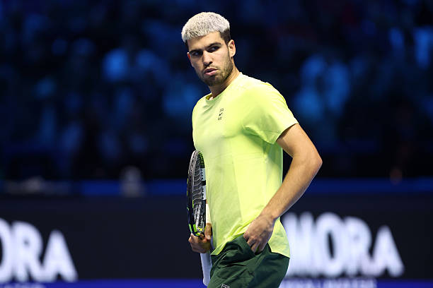 Alcaraz rút khỏi Davis Cup Finals vì chấn thương Alcaraz rút khỏi Davis Cup Finals vì chấn thương