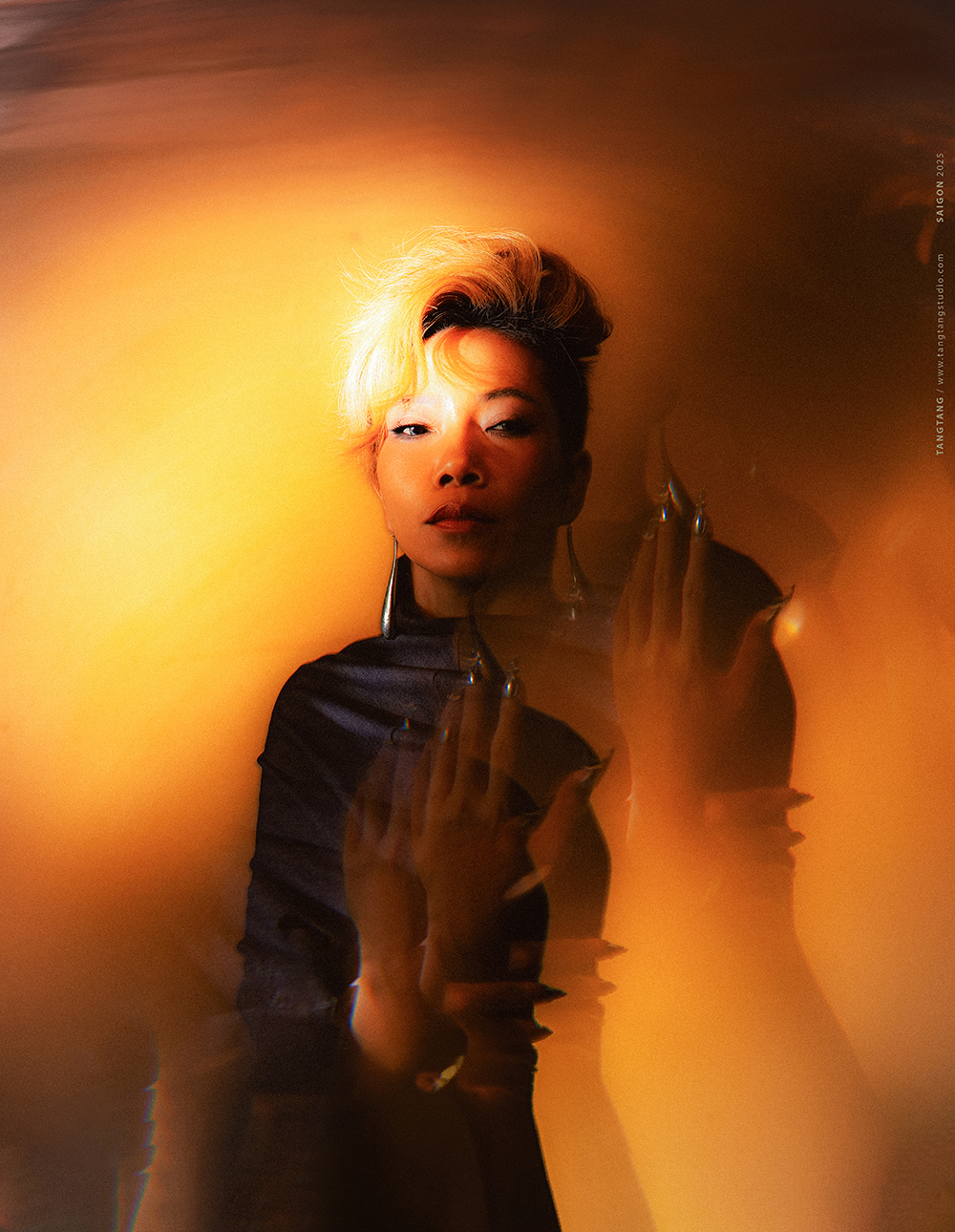 Khi giọng hát của Văn Mai Hương và phong cách trình diễn của Chi Pu hoà quyện - Ảnh 4. Khi giọng hát của Văn Mai Hương và phong cách trình diễn của Chi Pu hoà quyện - Ảnh 4.