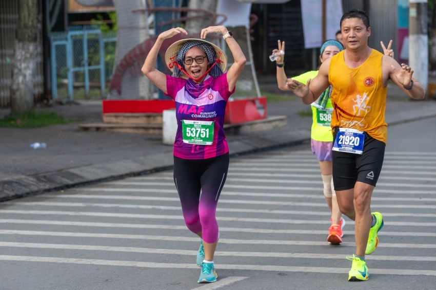 Giải Marathon Cà Mau 2025 - Cúp Petrovietnam: Hơn 6.000 vận động viên bùng nổ trên đường chạy - Ảnh 5. Giải Marathon Cà Mau 2025 - Cúp Petrovietnam: Hơn 6.000 vận động viên bùng nổ trên đường chạy - Ảnh 5.