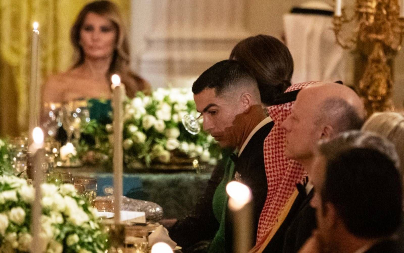 Tổng thống Mỹ Donald Trump nói về Ronaldo: 'Con trai tôi là fan cuồng của cậu ấy'