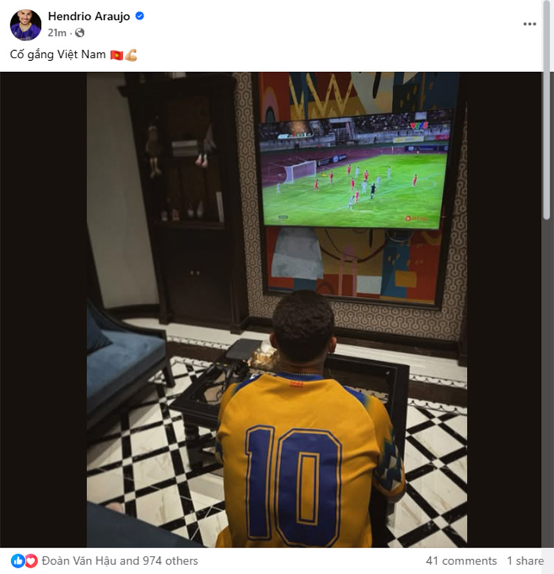 Đỗ Hoàng Hên có hành động đặc biệt cổ vũ ĐT Việt Nam đấu với Lào, người hâm mộ mong mỏi ngày ra mắt - Ảnh 1. Đỗ Hoàng Hên có hành động đặc biệt cổ vũ ĐT Việt Nam đấu với Lào, người hâm mộ mong mỏi ngày ra mắt - Ảnh 1.