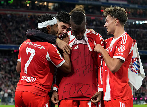 Bayern Munich vùi dập Leverkusen 3-0 tại Bundesliga