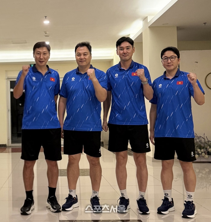 HLV Kim Sang Sik tiết lộ góc khuất bất ngờ về bản thân và hành trình thoát khỏi nỗi ám ảnh - Ảnh 2.