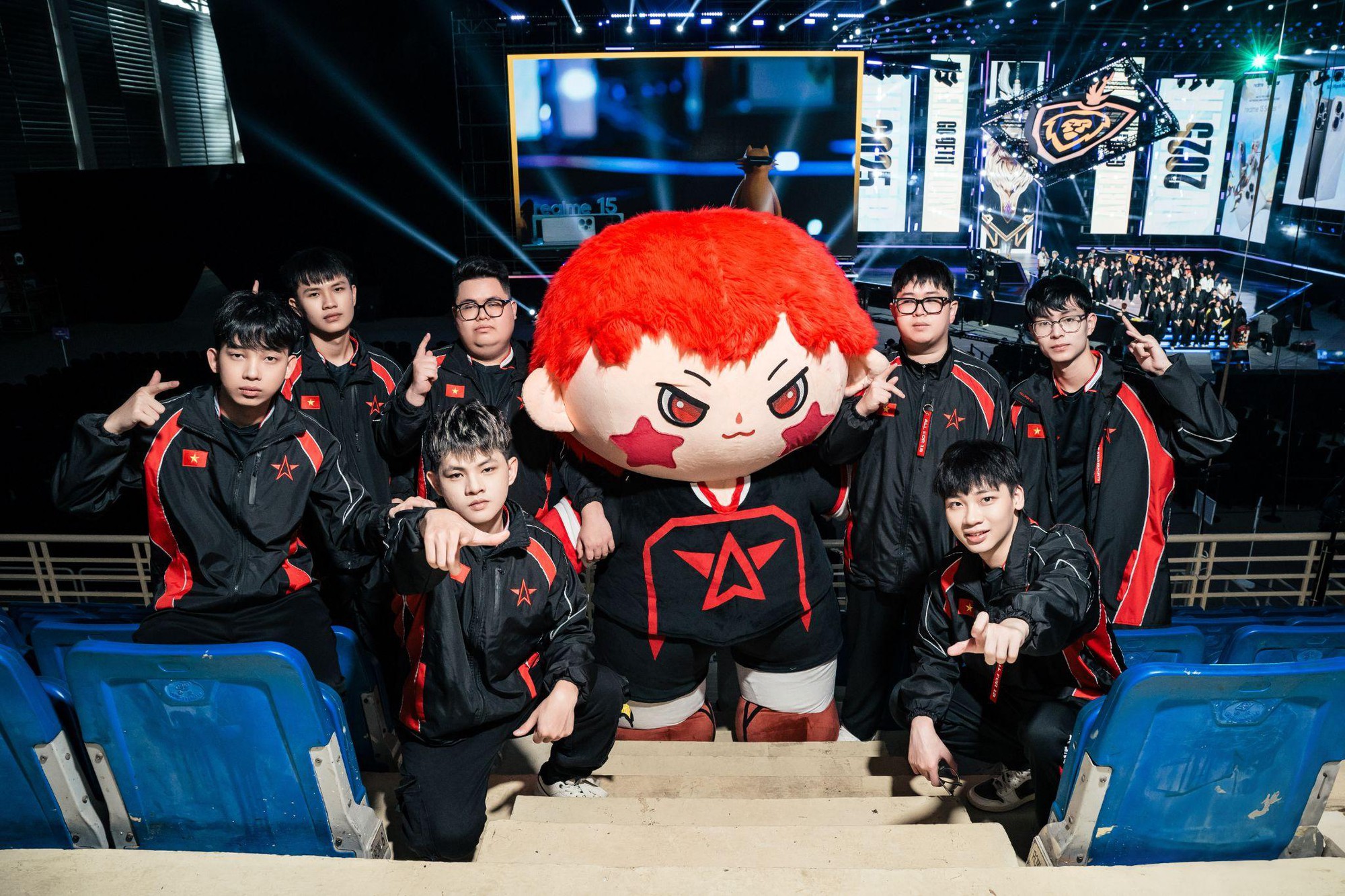 Cung điền kinh Mỹ Đình bùng nổ trong ngày Chung Kết Đấu Trường Danh Vọng Mùa Đông 2025 - Ảnh 2.