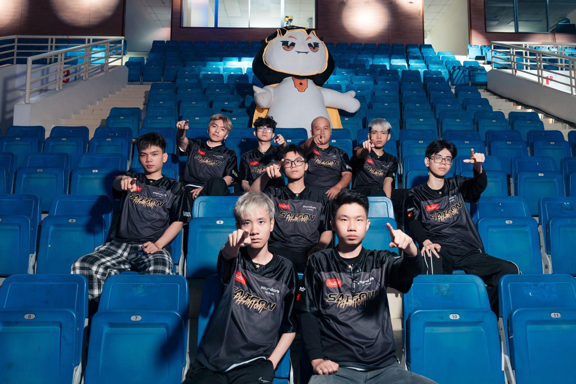 Cung điền kinh Mỹ Đình bùng nổ trong ngày Chung Kết Đấu Trường Danh Vọng Mùa Đông 2025 - Ảnh 4.