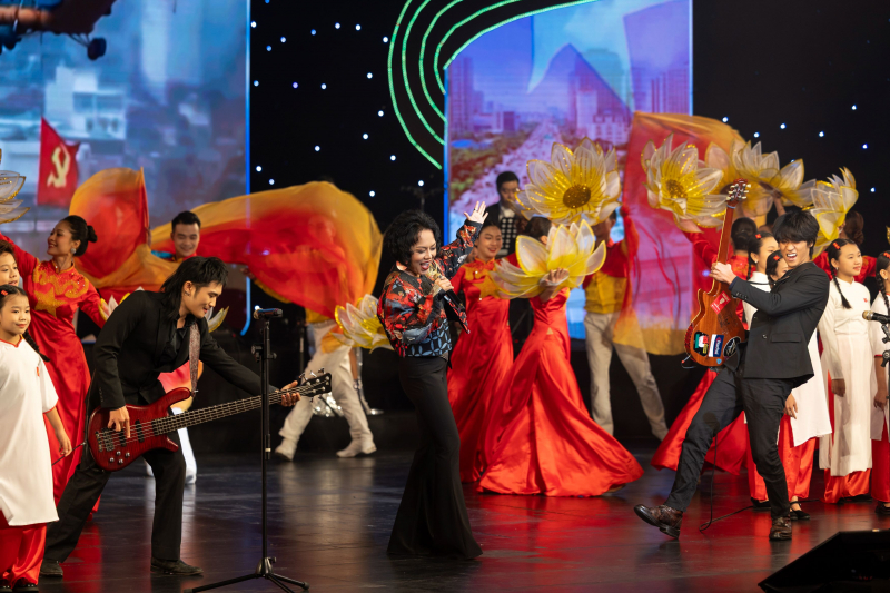 “Khát vọng sống trước kỷ nguyên mới”: Bản hòa ca của tri ân và khát vọng Việt - Ảnh 3.