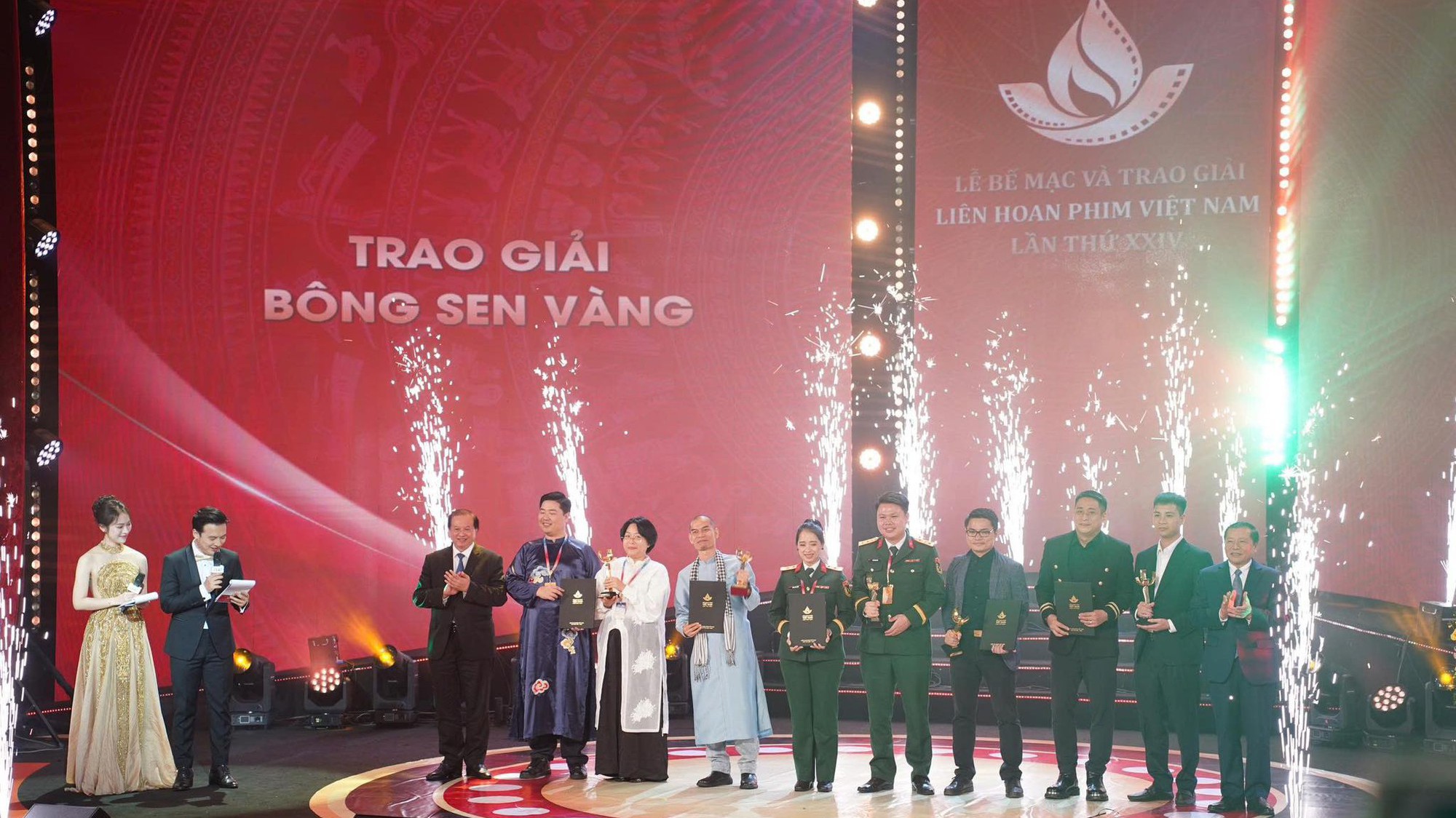 'Mưa đỏ' thắng lớn tại Liên hoan phim Việt Nam