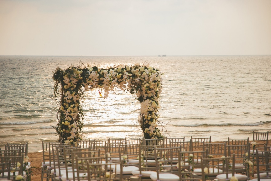 Crowne Plaza Phu Quoc Starbay: Điểm đến tổ chức tiệc cưới biển nổi bật tại Phú Quốc - Ảnh 1.