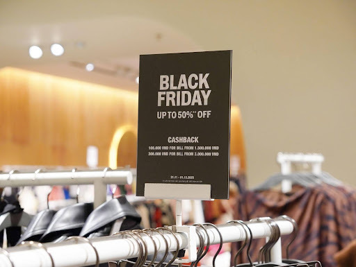 Calvin Klein, Tommy Hilfiger, Levi's, GAP, Mango, 'sale đậm' mùa Black Friday - Ảnh 11.