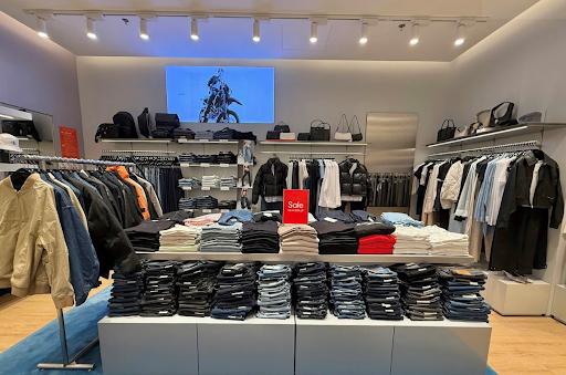 Calvin Klein, Tommy Hilfiger, Levi's, GAP, Mango, 'sale đậm' mùa Black Friday - Ảnh 9.